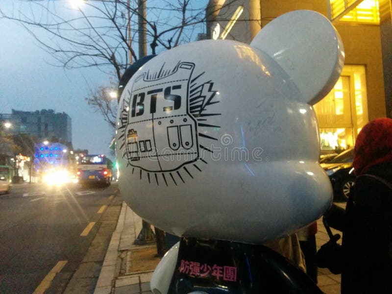 BTSbär in der Seoul-K-Stern-Straße