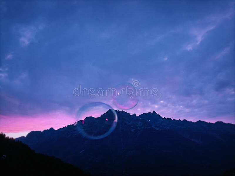 Bubble front of the mountain