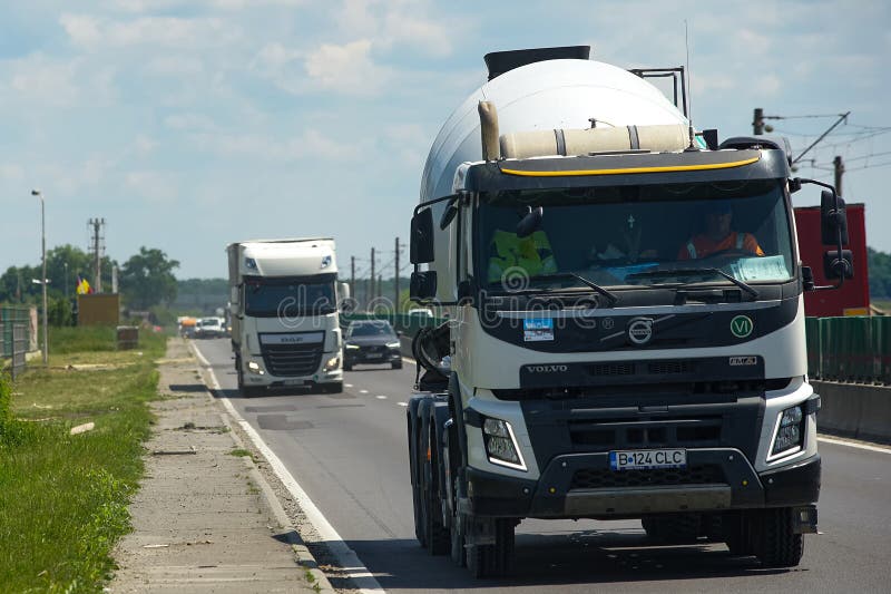 File:Volvo FMX 500 8x4 2014 (14038828497).jpg - Wikimedia Commons