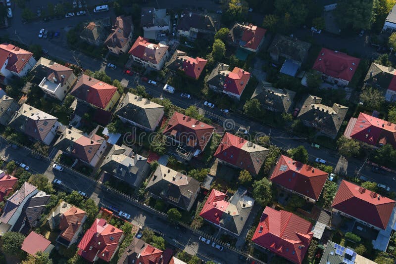 Bucharest Rumänien, Oktober 9, 2016: Flyg- sikt av hus i Bucharest royaltyfri fotografi Bucharest Rumänien, Oktober 9, 2016: Flyg- sikt av hus i Bucharest royaltyfri fotografi