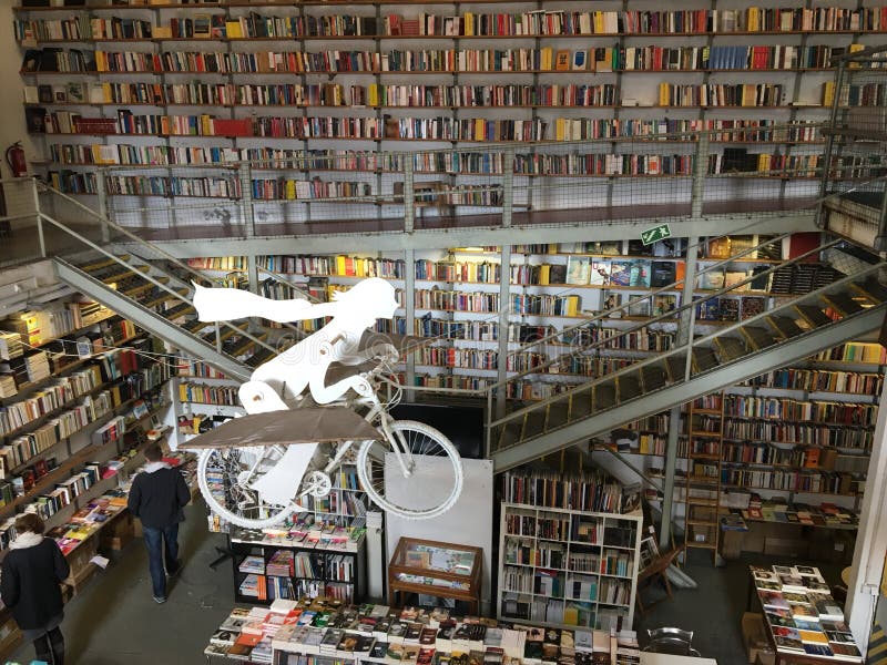 Buchhandlung in Lissabon stockbild Buchhandlung in Lissabon stockbild