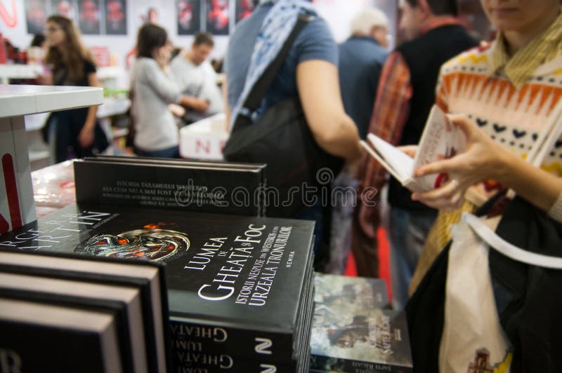 Buchmesse und -leute lizenzfreie stockfotos Buchmesse und -leute lizenzfreie stockfotos