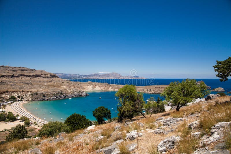 Bucht und Ufer der Stadt von lindos lizenzfreie stockbilder Bucht und Ufer der Stadt von lindos lizenzfreie stockbilder
