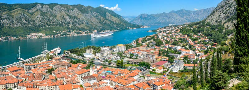 Bucht von Kotor-Bucht ist einer der schönsten Plätze auf adriatischem Meer stockfoto Bucht von Kotor-Bucht ist einer der schönsten Plätze auf adriatischem Meer stockfoto