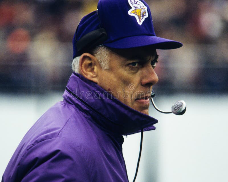 Bud Grant, Minnesota Vikings Editorial Stock Image - Image of leader,  legend: 45540324