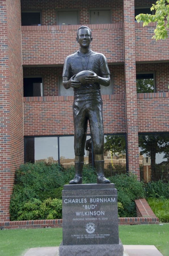 James Garner Statue editorial stock image. Image of oklahoma 42991384