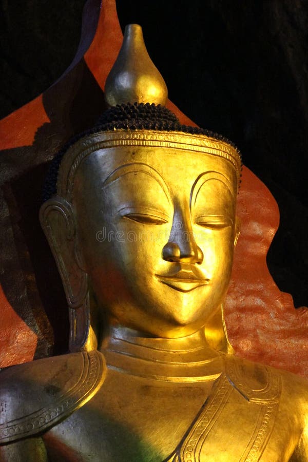 Buda en las cuevas de Pindaya