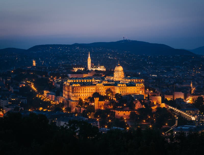 Budapest Buda Castle au coucher du soleil, Hongrie photo stock Budapest Buda Castle au coucher du soleil, Hongrie photo stock
