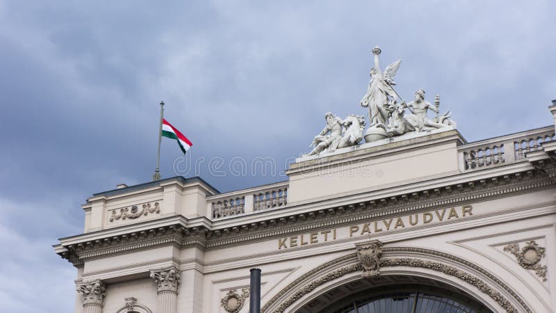 Budapest, Hongrie 03 15 2019 La station de train de Keleti est la gare ferroviaire la plus occupée de Budapest photo libre de droits Budapest, Hongrie 03 15 2019 La station de train de Keleti est la gare ferroviaire la plus occupée de Budapest photo libre de droits
