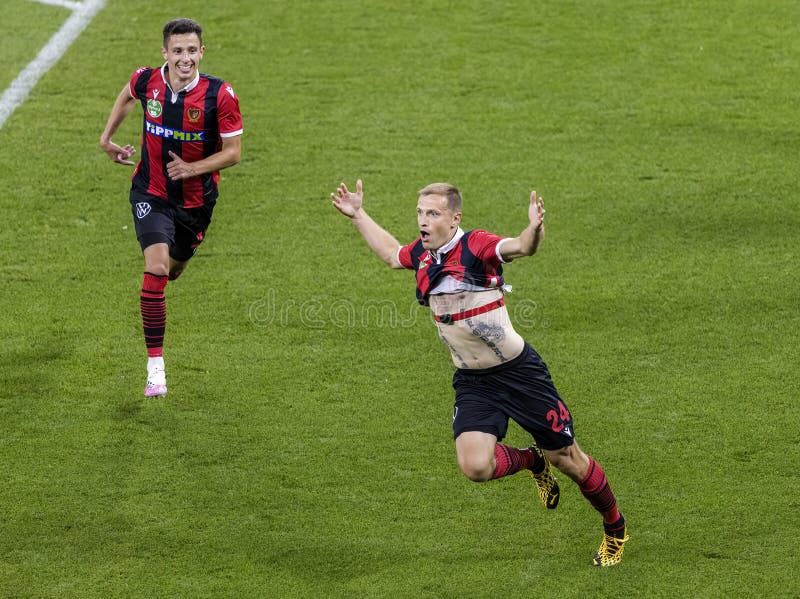 Budapest Honved Contra O Jogo De Futebol De Anzhi Makhachkala Foto de Stock  Editorial - Imagem de tiroteio, campeonato: 25906238