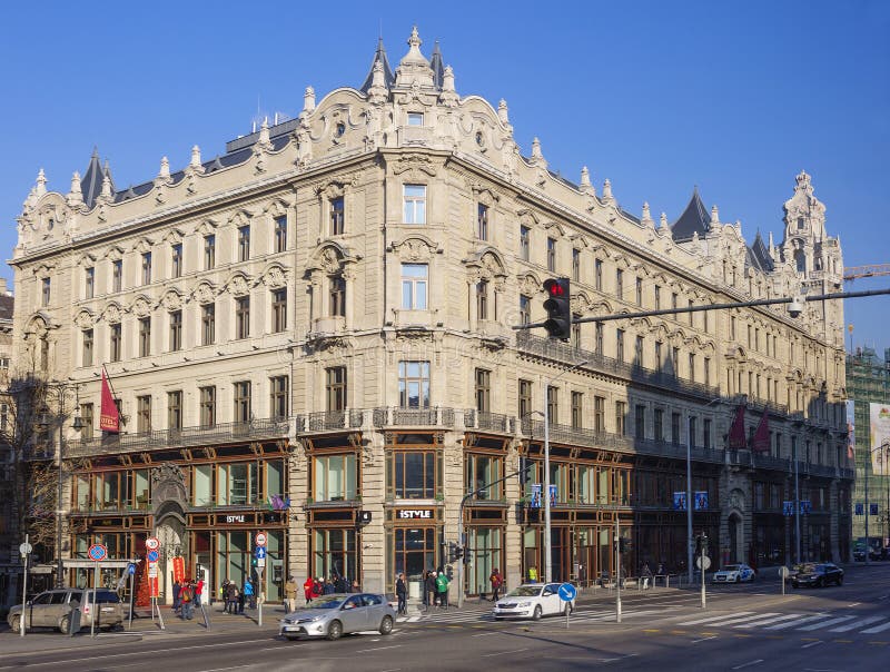 Budapest Hungary June 4 Facade Louis Stock Photo 669937513