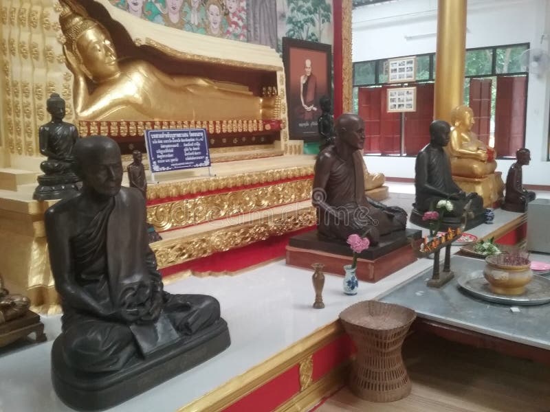 Buddha de reclinação imagens de stock Buddha de reclinação imagens de stock
