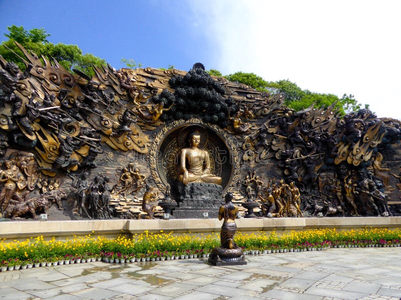 Buddha malowideł ściennych statua przy Lingshan