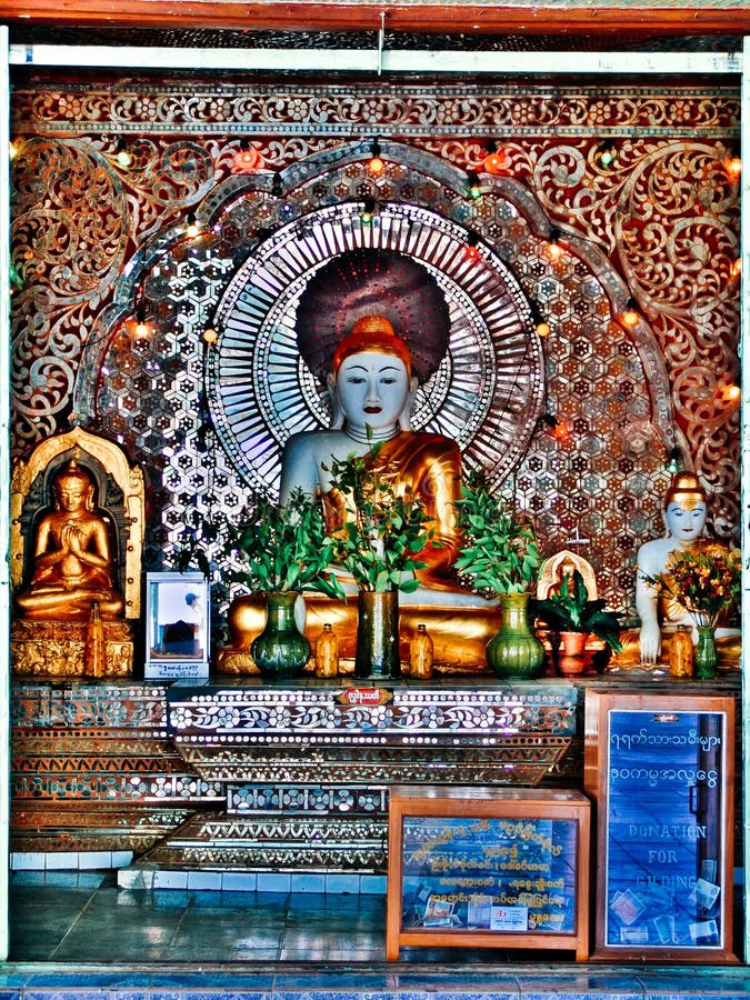 Buddha på den Lawkananda pagoden en buddistisk zedi som lokaliseras i Bagan, Burma, Myanmar royaltyfria foton Buddha på den Lawkananda pagoden en buddistisk zedi som lokaliseras i Bagan, Burma, Myanmar royaltyfria foton
