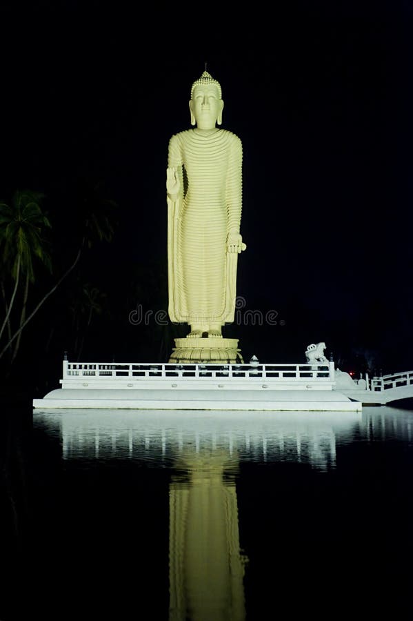 Download Buddha staty arkivfoto. Bild av skymning, buddistiska - 19790730
