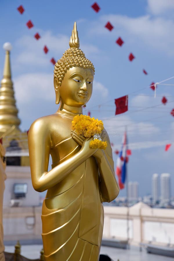 Buddhha statue in Golden mountain temple