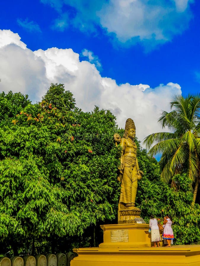 Colossal Statue of Avalokiteshvara, Kelaniya Temple, Sri Lanka