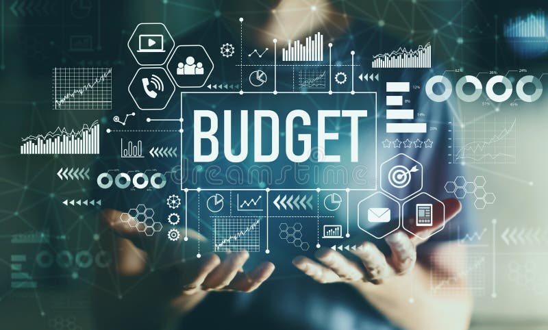 Budget avec le jeune homme photographie stock libre de droits Budget avec le jeune homme photographie stock libre de droits