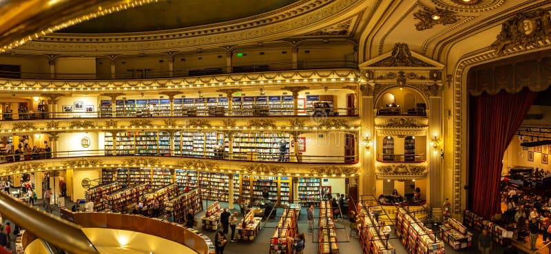 Buenos Aires, la Argentina 18 de noviembre de 2017 Librería el Athenaeum Uno el del más famoso y hermoso del mundo Un viejo fotografía de archivo libre de regalías Buenos Aires, la Argentina 18 de noviembre de 2017 Librería el Athenaeum Uno el del más famoso y hermoso del mundo Un viejo fotografía de archivo libre de regalías