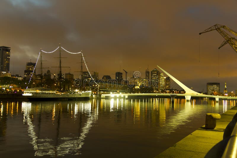 Buenos Aires por noche foto de archivo libre de regalías Buenos Aires por noche foto de archivo libre de regalías