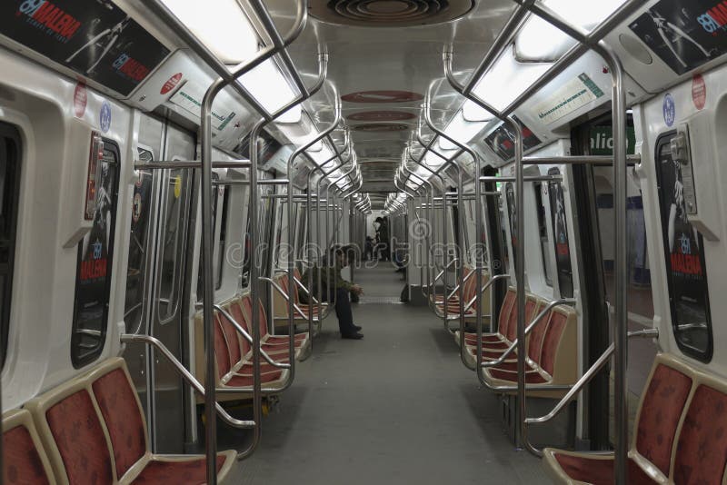 A wagon subway train in Buenos Aires. A wagon subway train in Buenos Aires.