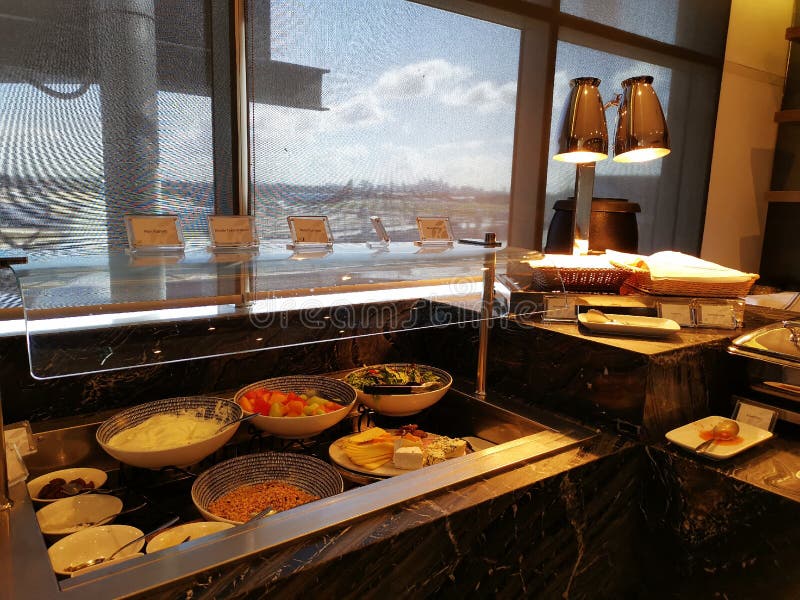 Buffet American Express Lounge at Sydney International Airport