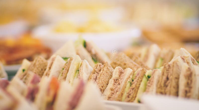 Buffet - tonijnsandwiches royalty-vrije stock fotografie Buffet - tonijnsandwiches royalty-vrije stock fotografie