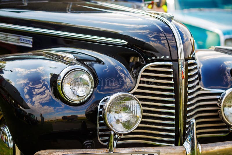 Buick acht - Retro- Auto lizenzfreie stockfotografie