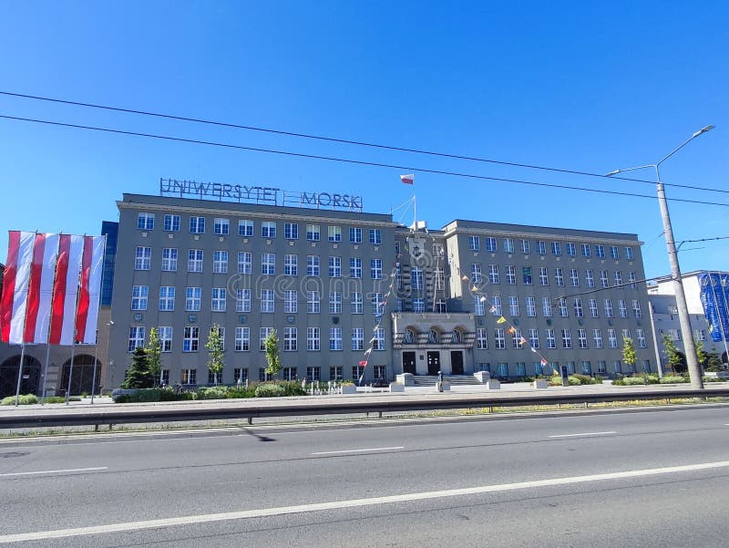 building-of-gdynia-maritime-university-uniwersytet-morski-in-gdynia
