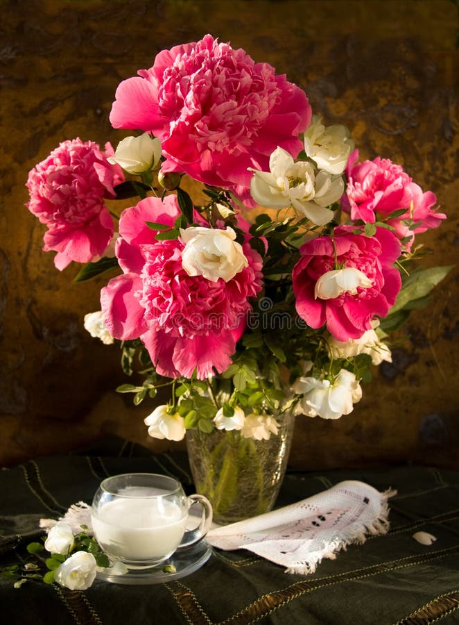 bukettpionpink arkivbilder bukettpionpink arkivbilder