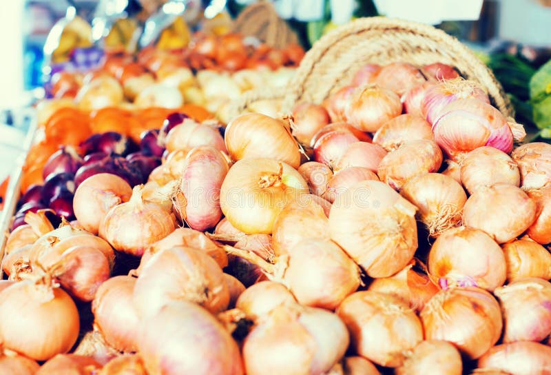 Market onion