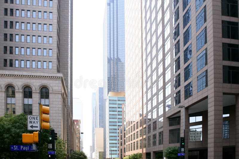 bulidingsstadsdallas i stadens centrum stads- sikt arkivbild bulidingsstadsdallas i stadens centrum stads- sikt arkivbild