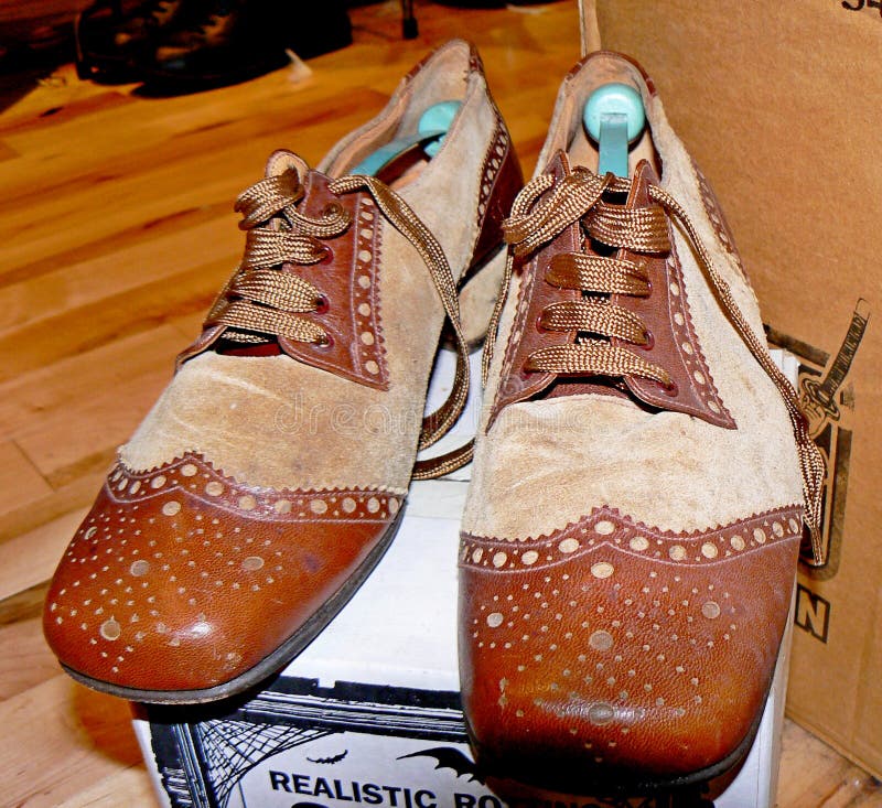 Bull Dog Toes, chaussures pour hommes rétro photographie stock Bull Dog Toes, chaussures pour hommes rétro photographie stock