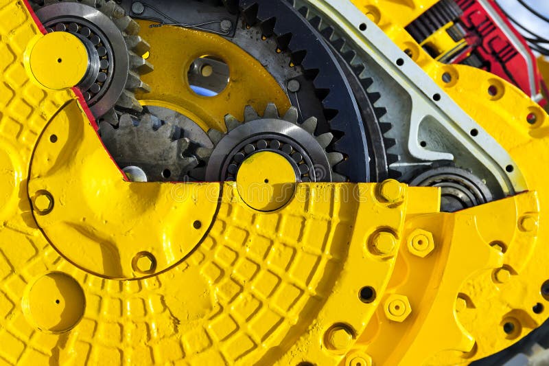 Bulldozed drive gear mechanism