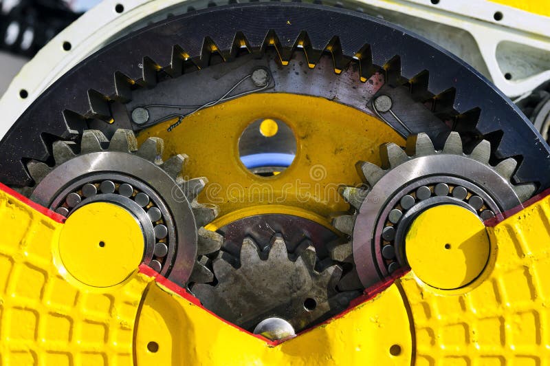 Bulldozer drive gear mechanism