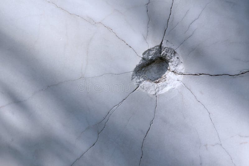 Как узнать трещину. Дырка в окне от камня без трещин. Bullethole on Concrete Decal.