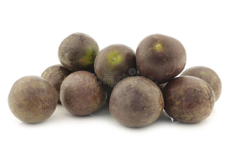 Whole Roseval potatoes stock photo. Image of uncooked - 15735456