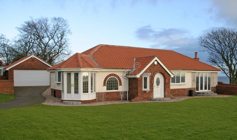 Bungalow with garage