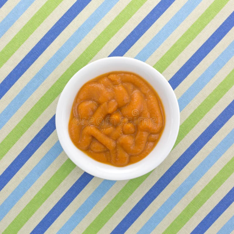 Bunken av pumpa och moroten behandla som ett barn mat arkivfoto Bunken av pumpa och moroten behandla som ett barn mat arkivfoto