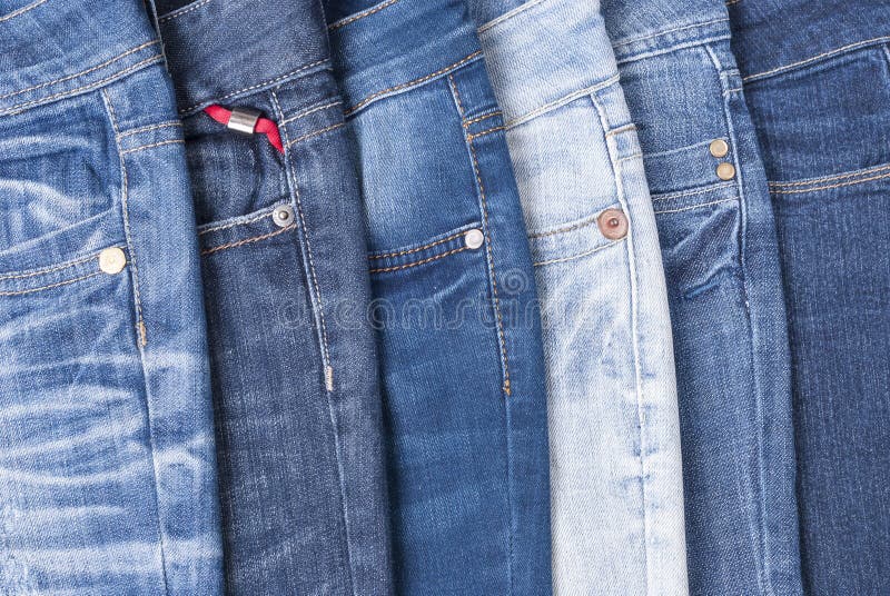 Bunt av jeans arkivfoton Bunt av jeans arkivfoton