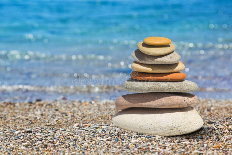 Bunt av stenar på stranden arkivbild Bunt av stenar på stranden arkivbild