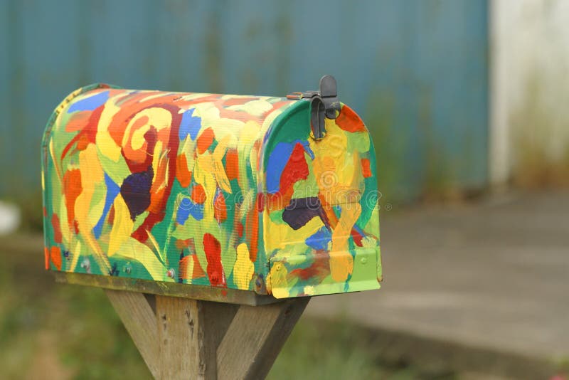 Bunte Postkasten stockfotografie