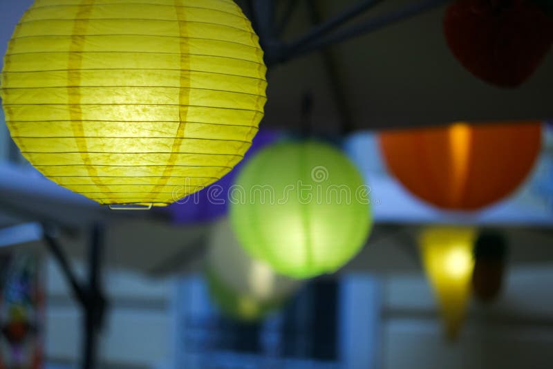 Bunte papierlampen Bunte papierlampen