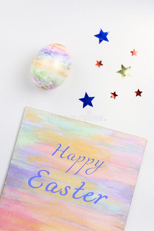 Bunte Pastellostereier und Dekorationen, Kopienraum Glückliche Ostern-Grußkarte stockfotografie Bunte Pastellostereier und Dekorationen, Kopienraum Glückliche Ostern-Grußkarte stockfotografie