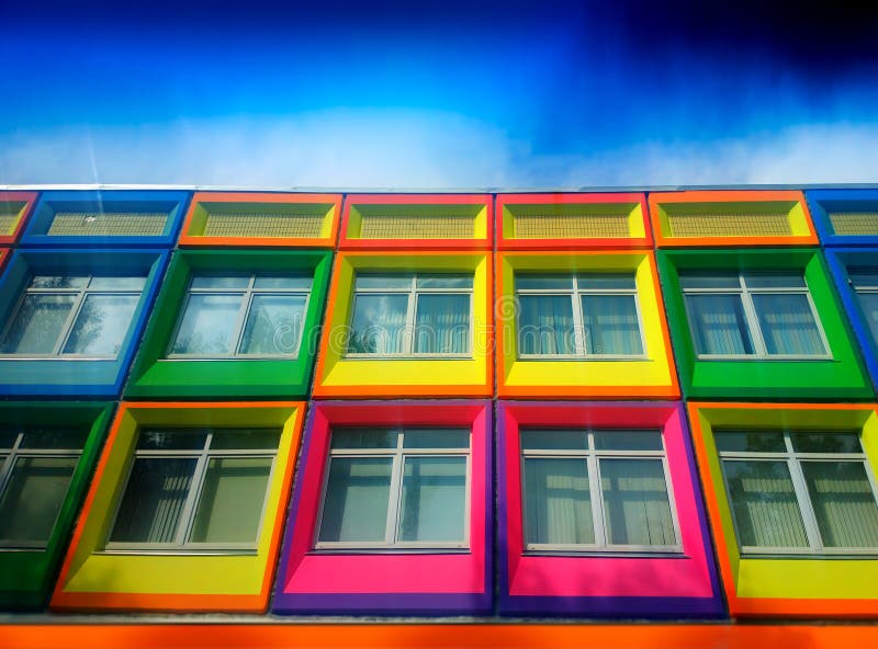 Bunte Fenster stockfoto. Bild von bunt, singapur, farben
