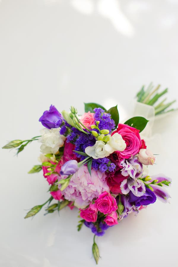 Bunter Brautblumenstrauß stockbild Bunter Brautblumenstrauß stockbild