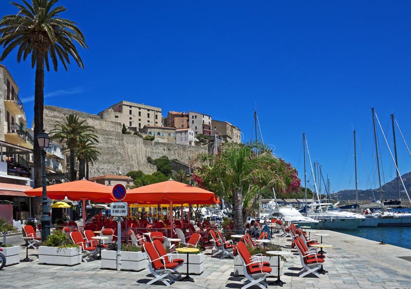 Bunter Hafen mit Zitadelle, Calvi, Korsika stockfotos Bunter Hafen mit Zitadelle, Calvi, Korsika stockfotos