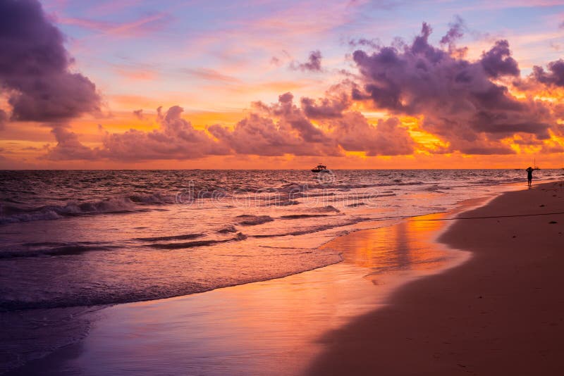 Bunter Sonnenaufgang über Atlantik lizenzfreies stockfoto Bunter Sonnenaufgang über Atlantik lizenzfreies stockfoto