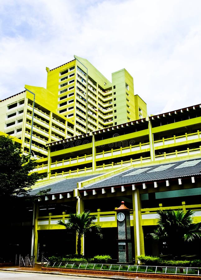 Bunter Wohnungs-Block mit hoher Dichte in Singapur stockfotos Bunter Wohnungs-Block mit hoher Dichte in Singapur stockfotos