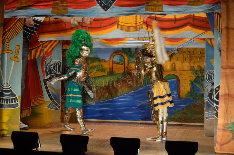 Burattini originali di Pupo Siciliano Sicilian, Italia Il teatro siciliano dei burattini è eredità dell'Unesco fotografia stock libera da diritti Burattini originali di Pupo Siciliano Sicilian, Italia Il teatro siciliano dei burattini è eredità dell'Unesco fotografia stock libera da diritti